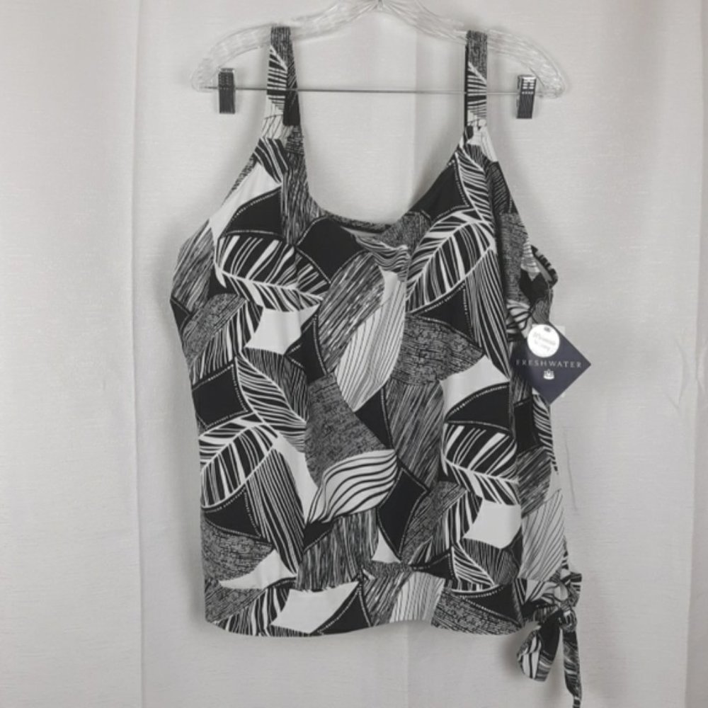NWT Freshwater Black & White Leaf Tankini Top